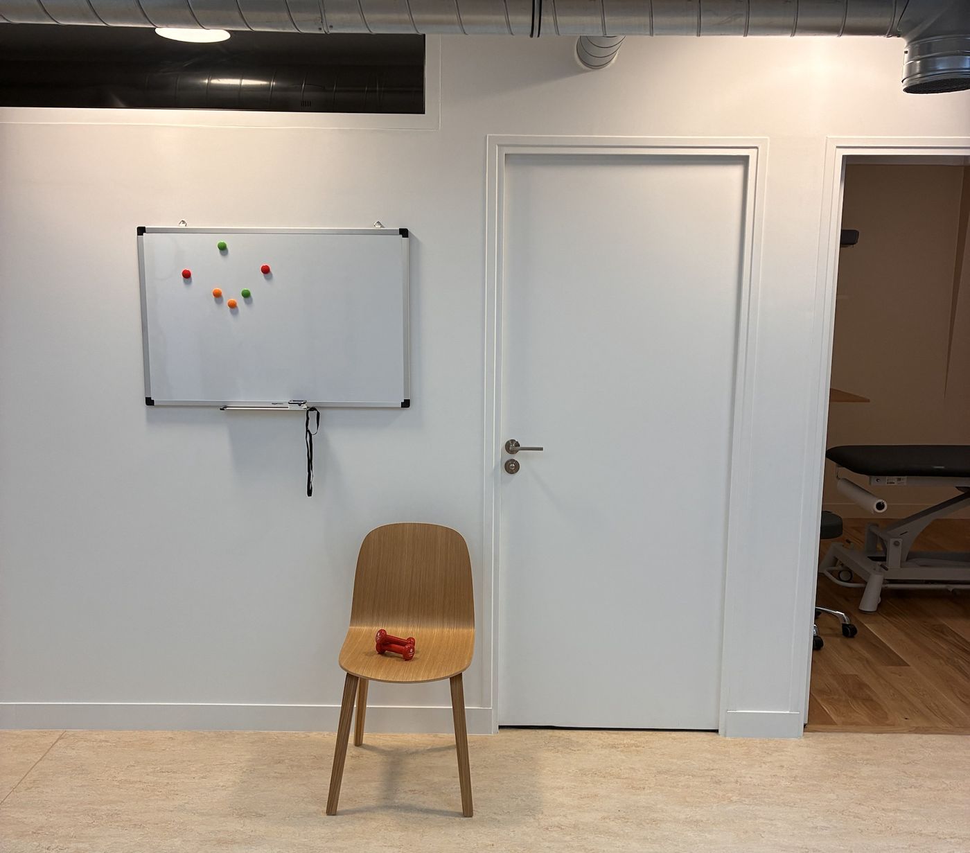 Espace de circulation du cabinet Daho Santé, Paris 11
